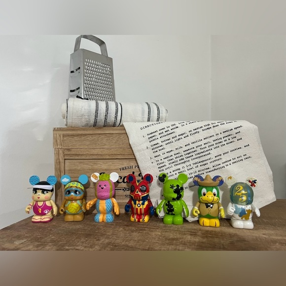 Disney vinylmations lot of eight - Picture 1 of 2